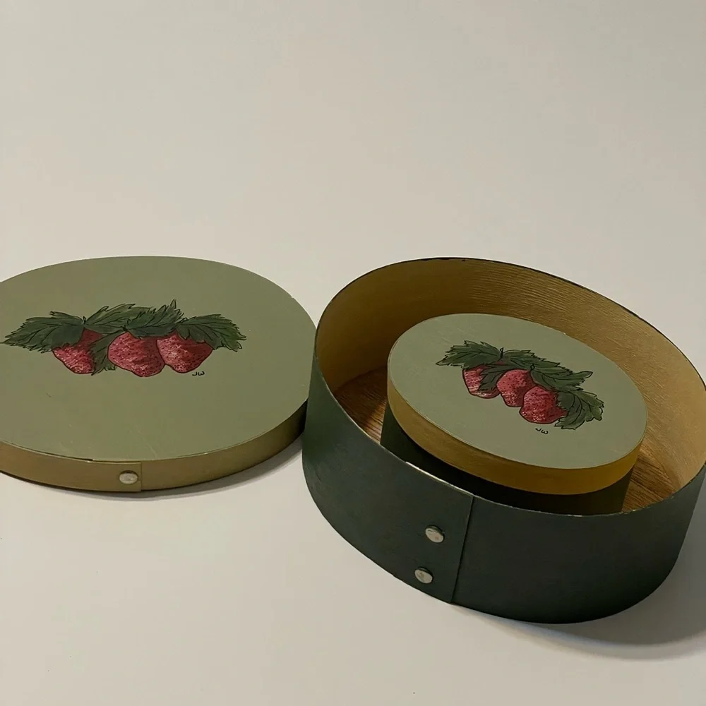 Beautiful Overall vintage jewelry boxes Set